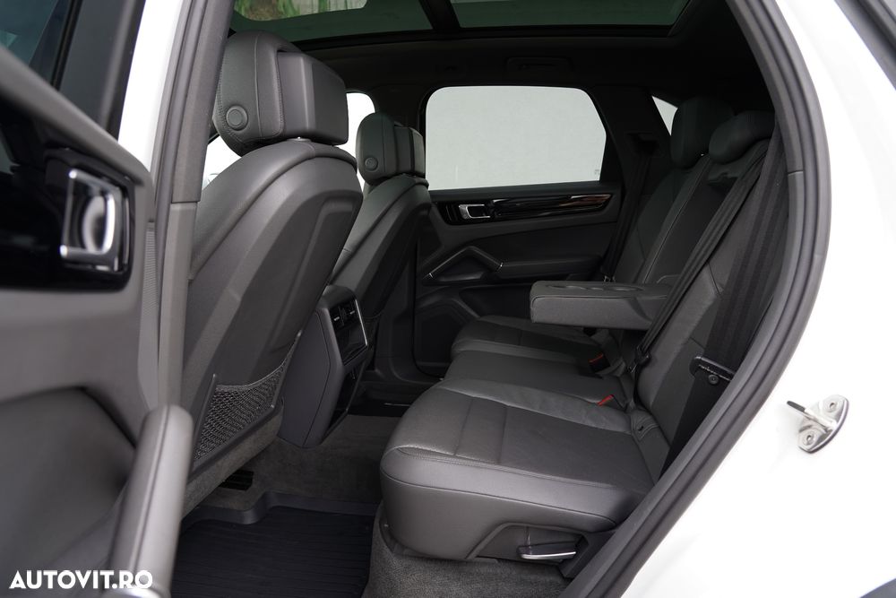 Porsche Cayenne Coupe Standard - 15