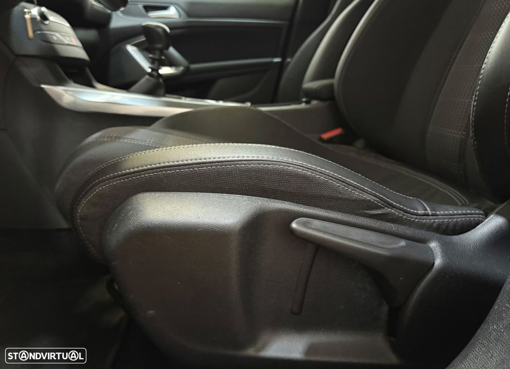 Peugeot 308 SW 1.5 BlueHDi Allure - 30