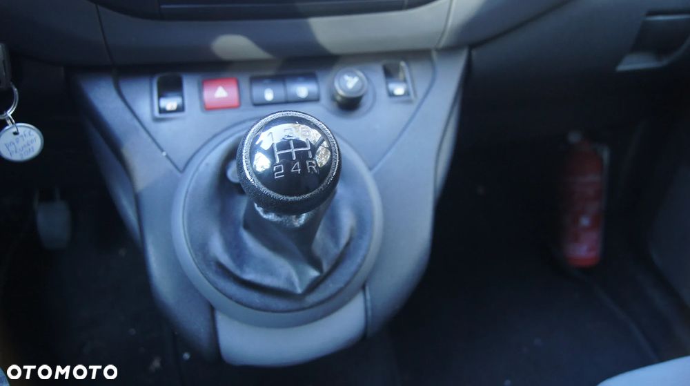 Peugeot PARTNER - 17