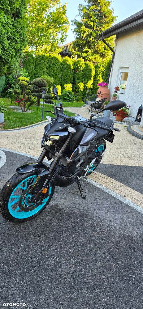 Yamaha MT - 9