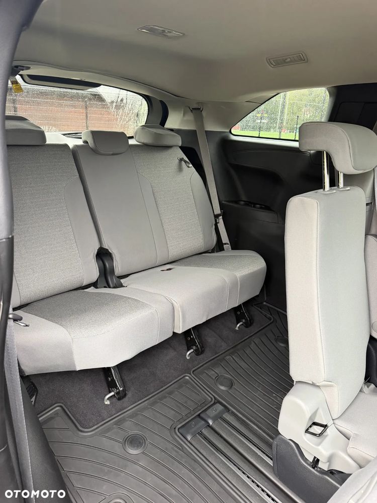 Toyota Sienna - 10
