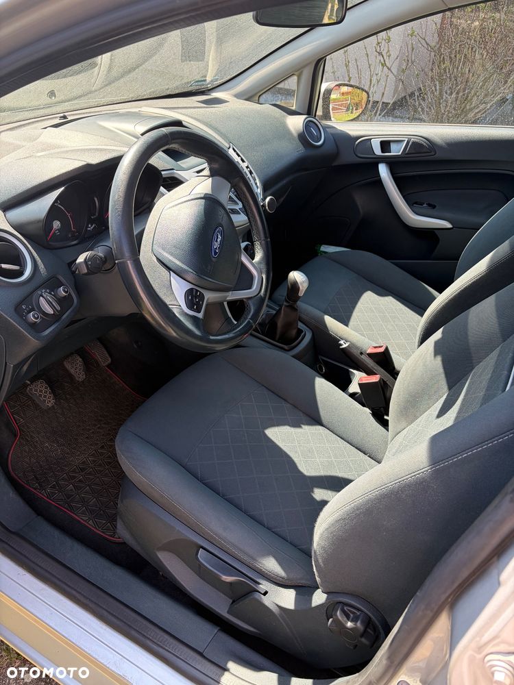 Ford Fiesta - 6