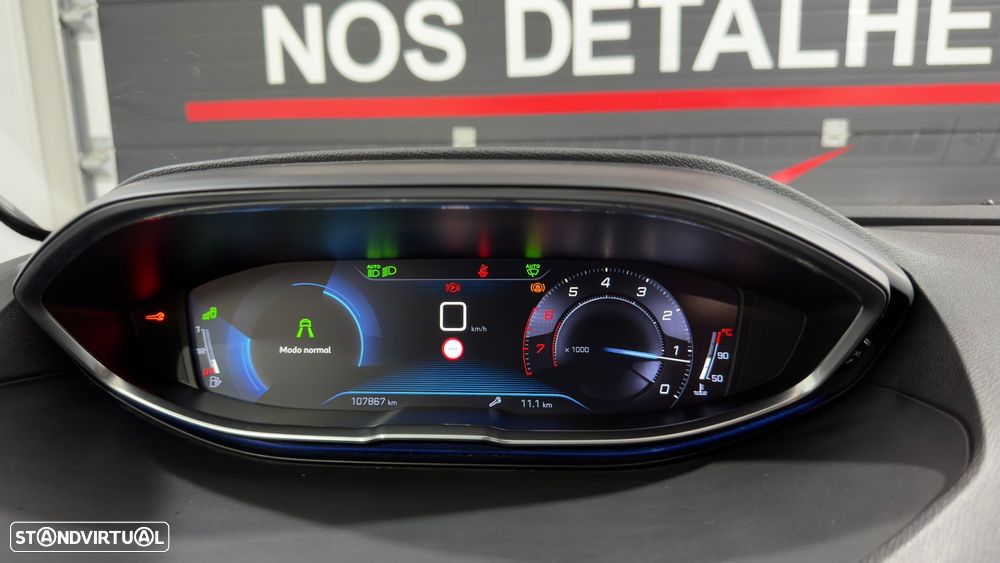 Peugeot 3008 PureTech 130 Stop & Start GPF Allure Business-Pack - 32