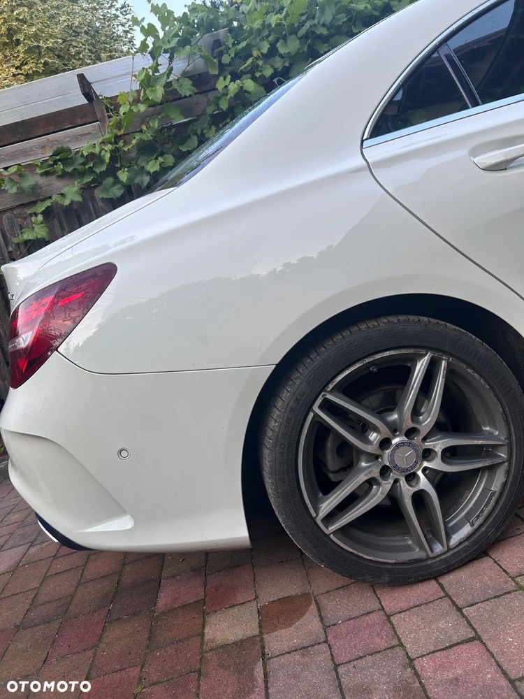 Mercedes-Benz CLA 220 4-Matic AMG Line - 4