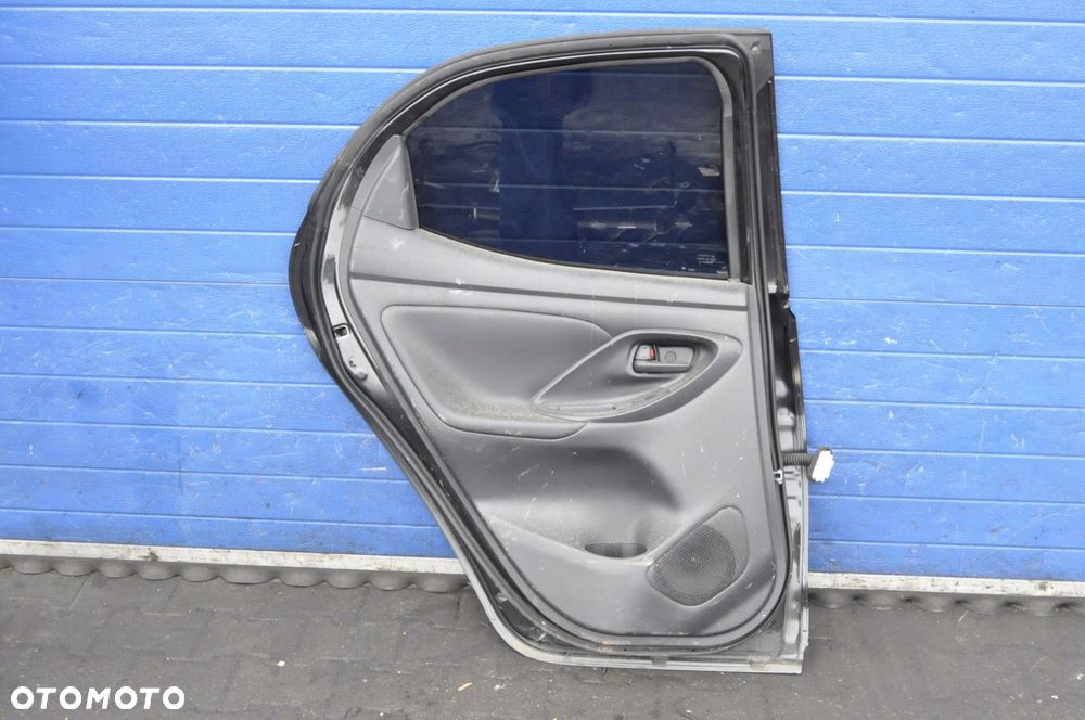 TOYOTA YARIS IV DRZWI LEWY TYŁ LEWE TYLNE 1G3 - 11