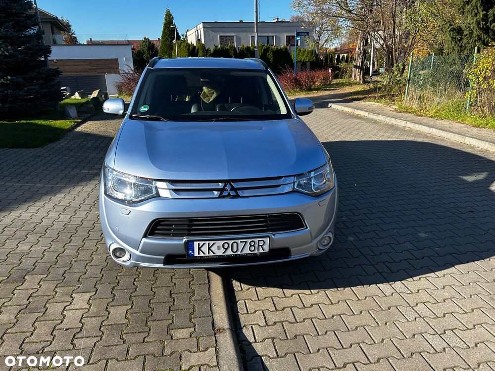 Mitsubishi Outlander 2.0 4WD Top - 4