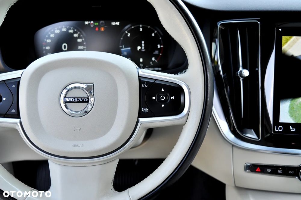 Volvo V60 B4 D Geartronic Momentum - 30