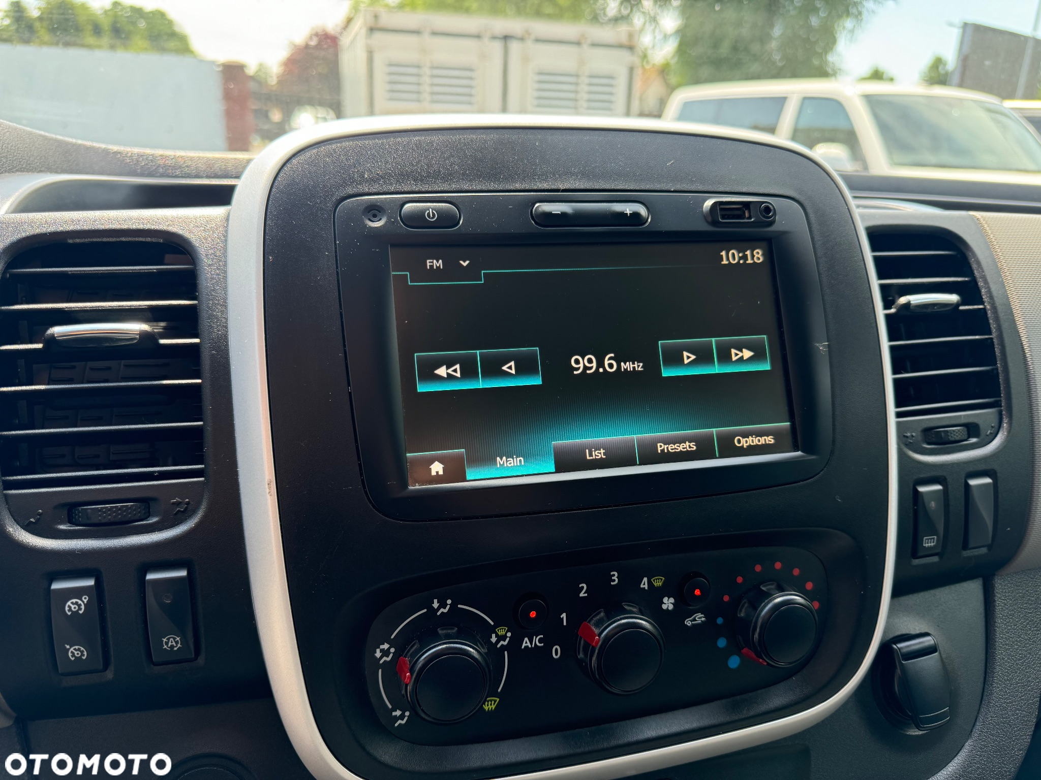 Renault Trafic - 27