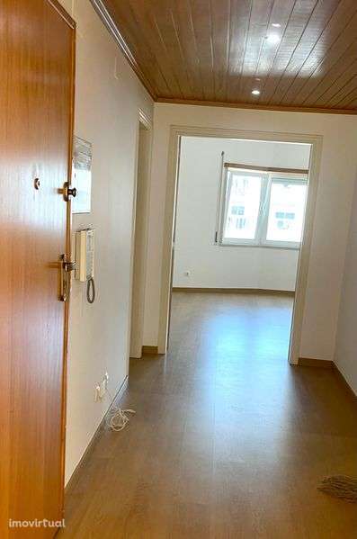 Arrenda-se  apartamento T3 em Sta.Marta do Pinhal - Corroios - Grande imagem: 2/12