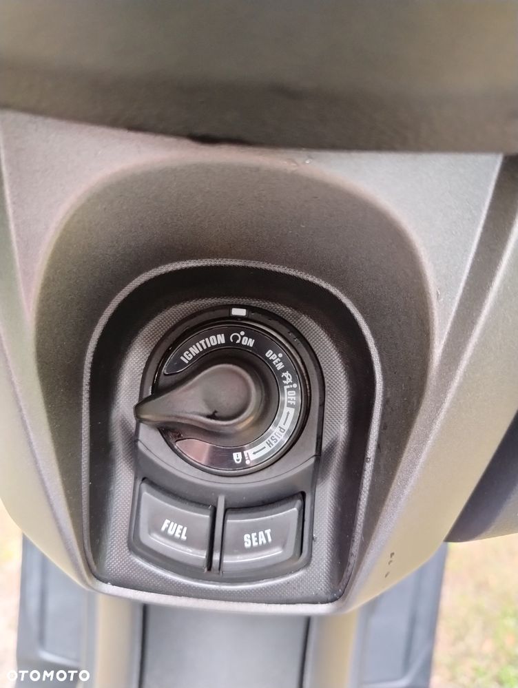 Yamaha NMAX - 27