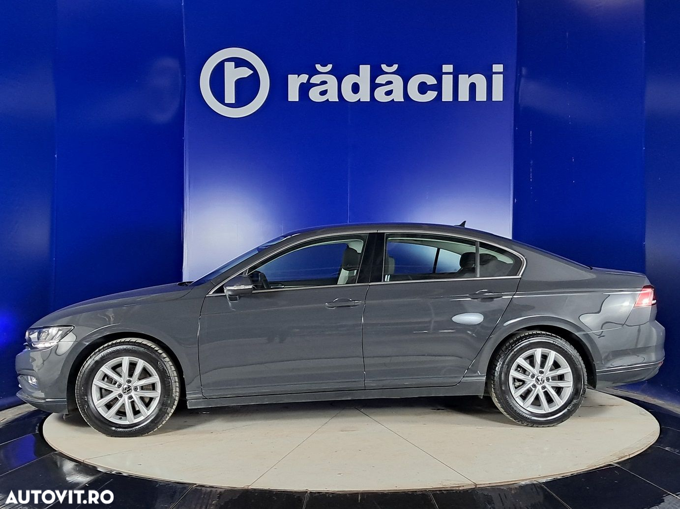 Volkswagen Passat - 2