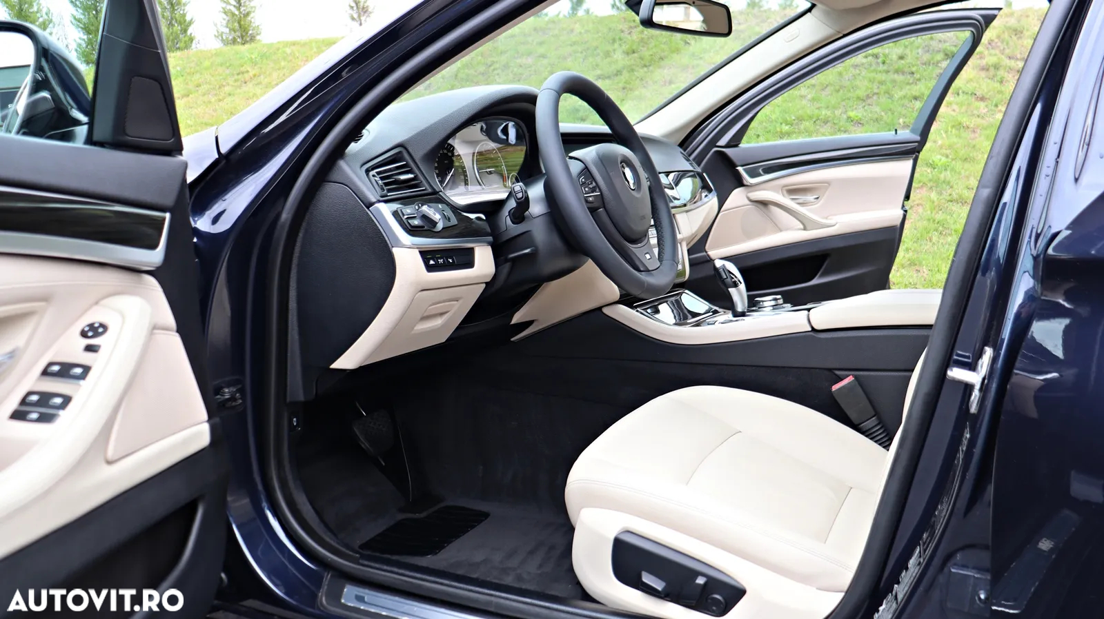 BMW Seria 5 525d xDrive AT - 12