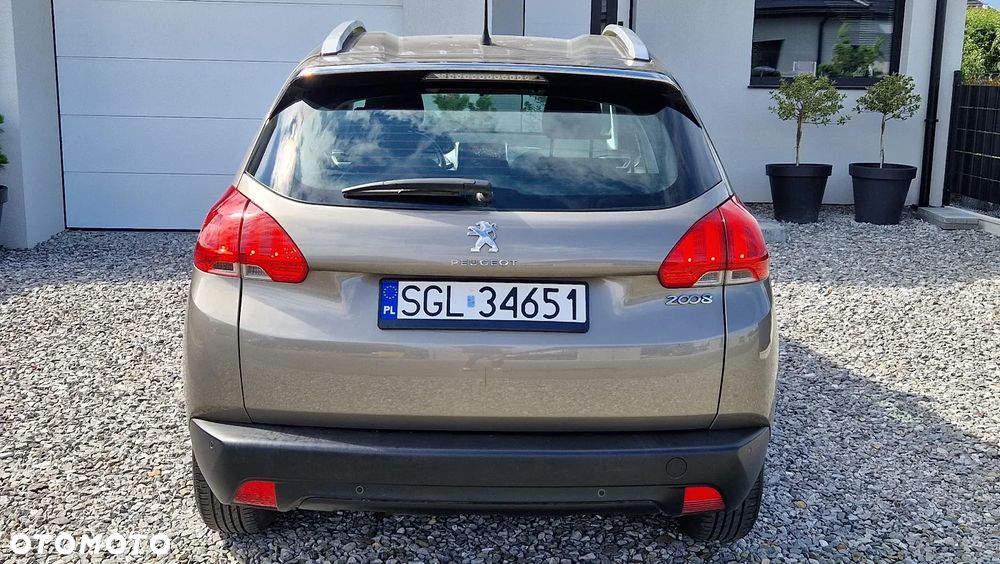 Peugeot 2008 1.2 VTi Allure - 32
