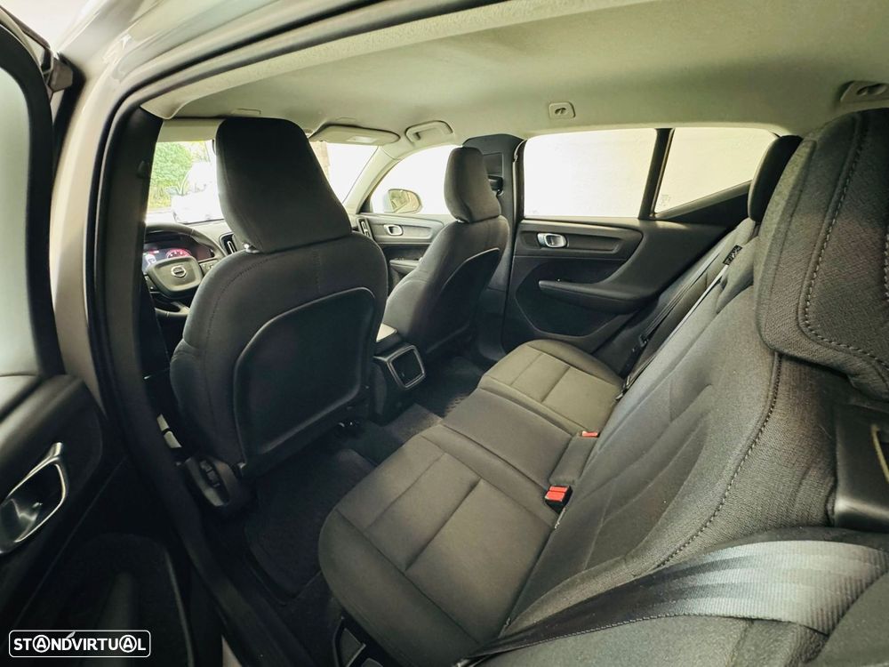 Volvo XC 40 1.5 T3 Momentum Plus - 26