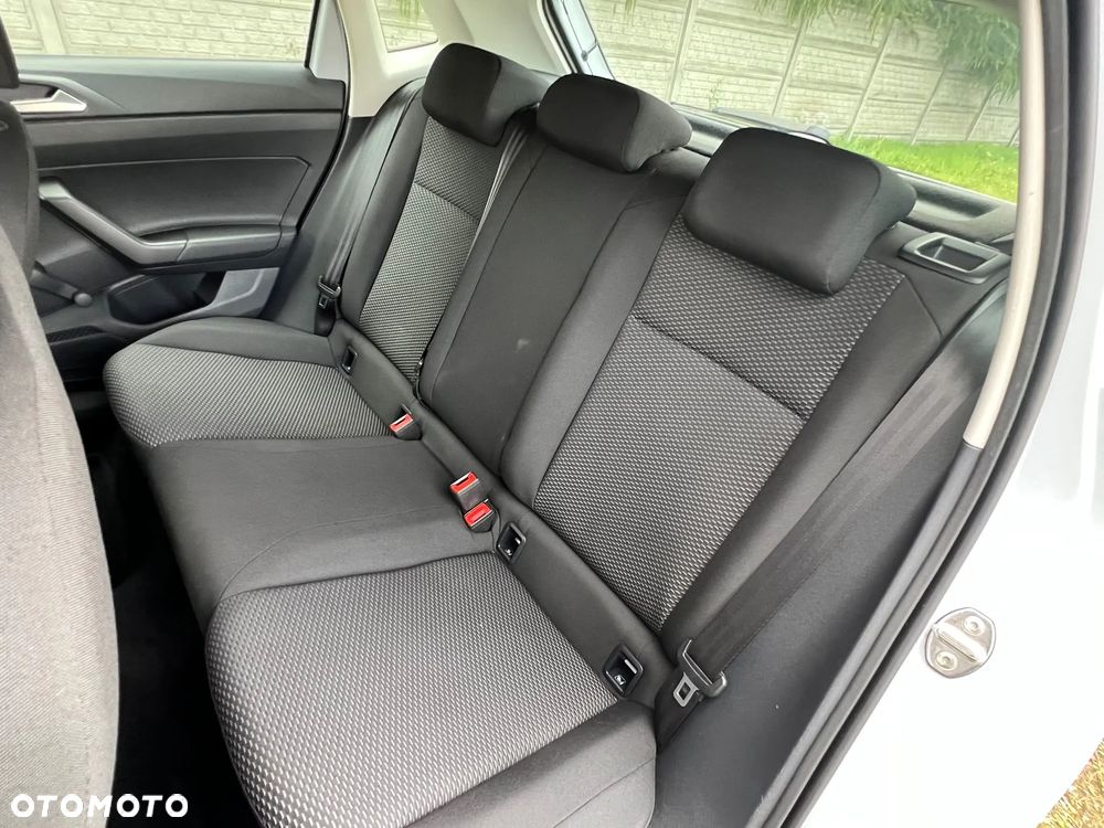 Volkswagen Polo 1.0 ACTIVE - 24