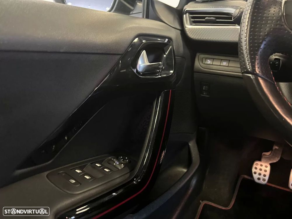 Peugeot 2008 1.2 PureTech GT Line - 36