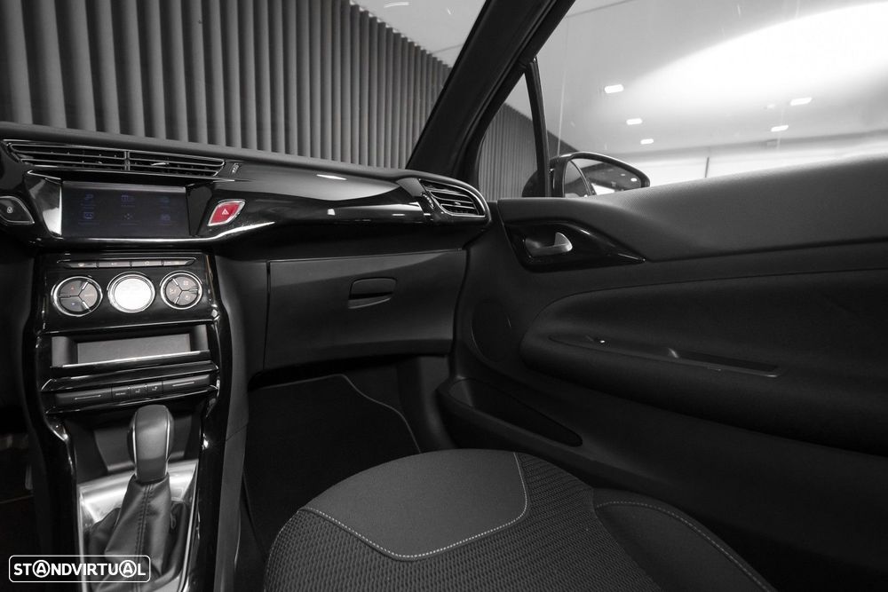 DS DS3 1.2 PureTech So Chic EAT6 - 13