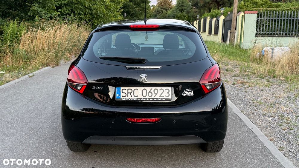 Peugeot 208 - 18
