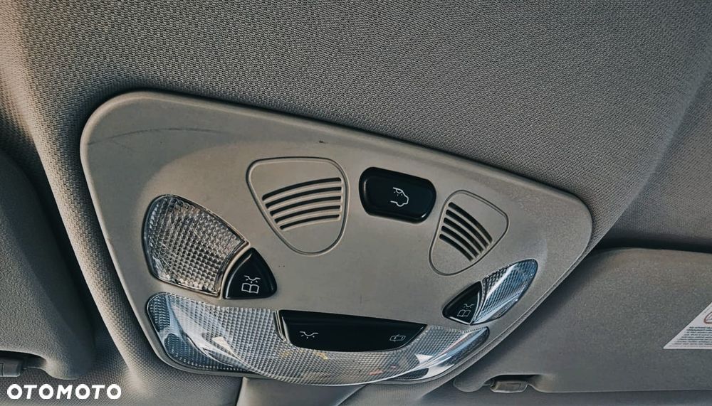 Mercedes-Benz CLK - 10