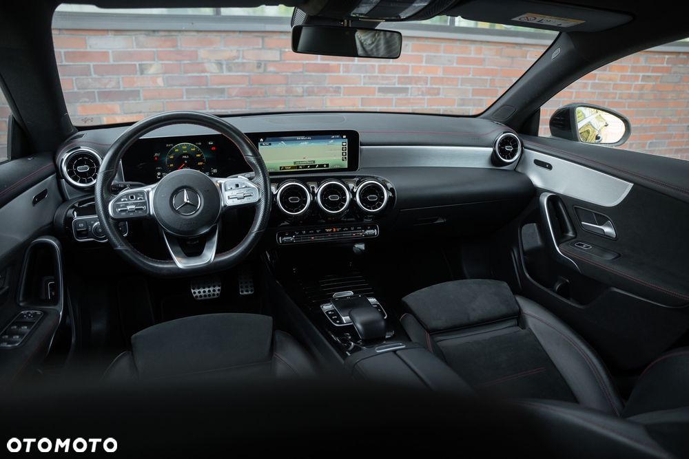 Mercedes-Benz CLA 220 d AMG Line 8G-DCT - 27
