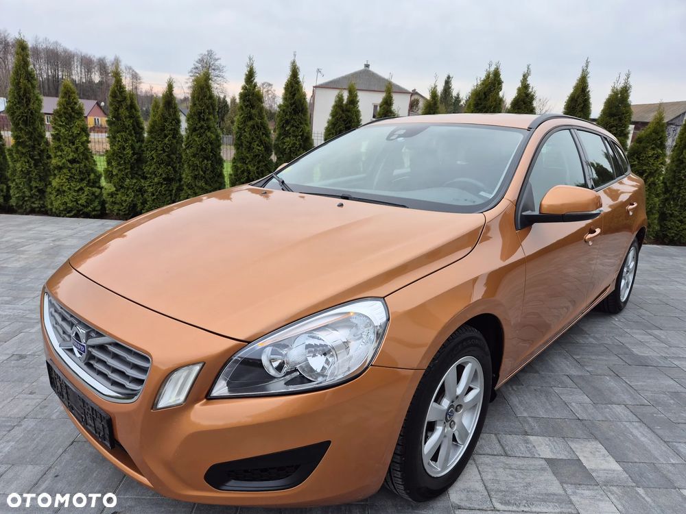 Volvo V60 DRIVe Momentum - 25