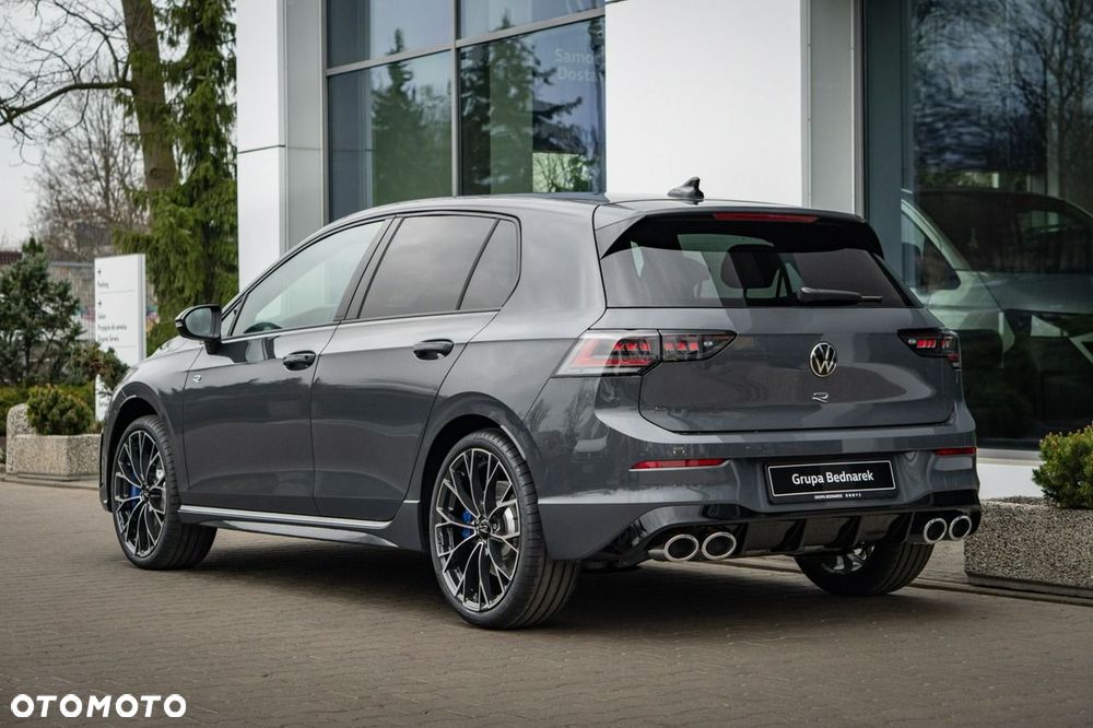 Volkswagen Golf - 10