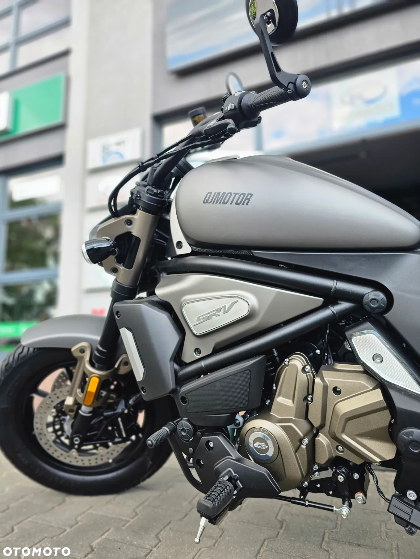 QJMOTOR SRV 700 - 5