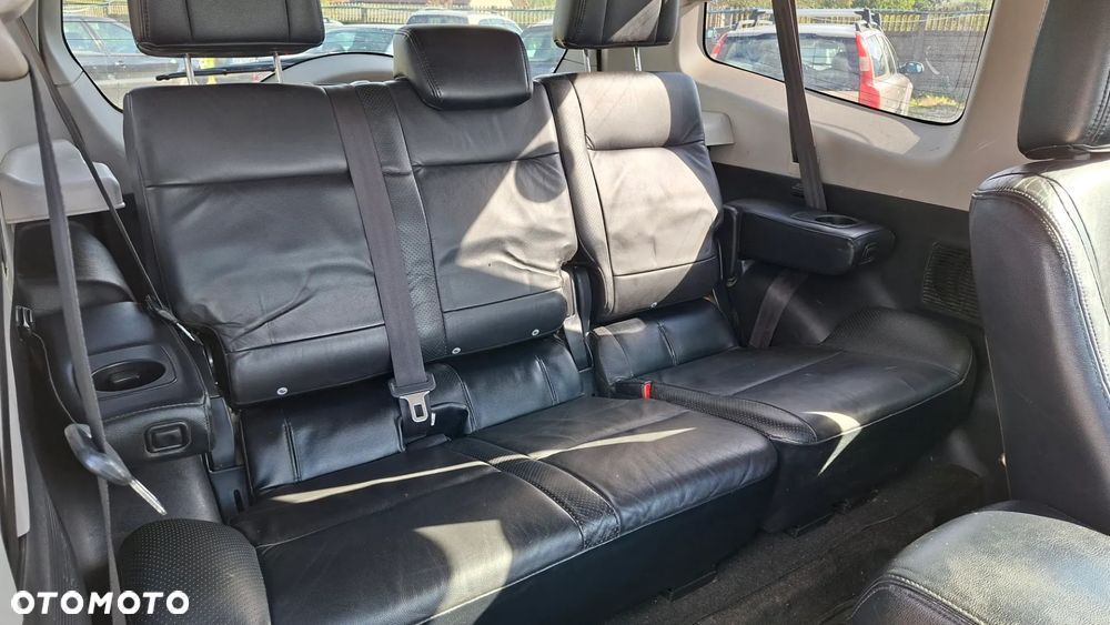 Mitsubishi Pajero - 8