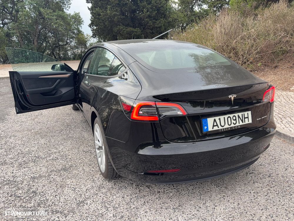 Tesla Model 3 - 1