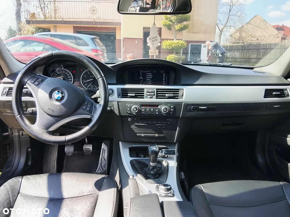 BMW Seria 3 320i - 6