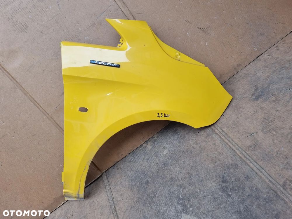 MERCEDES VITO W447 BŁOTNIK PRAWY PRZÓD - 1