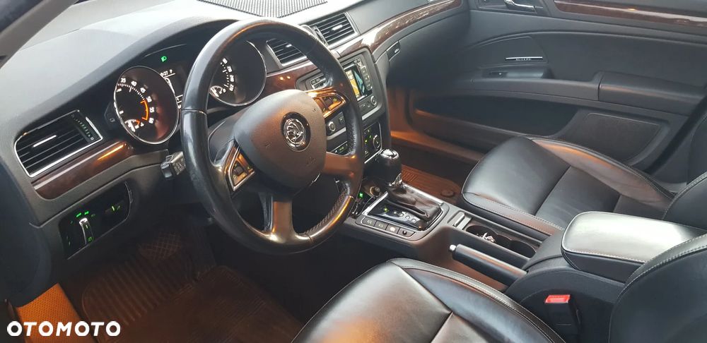 Skoda Superb 2.0 TDI Elegance DSG - 9