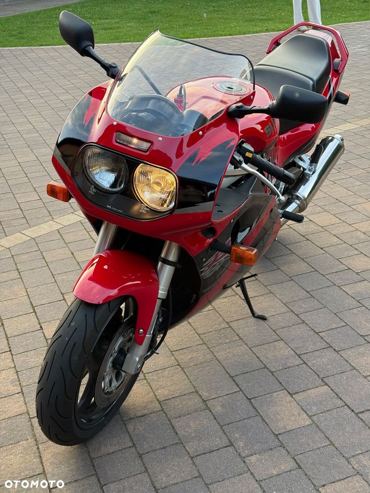 Suzuki GSX-R - 22