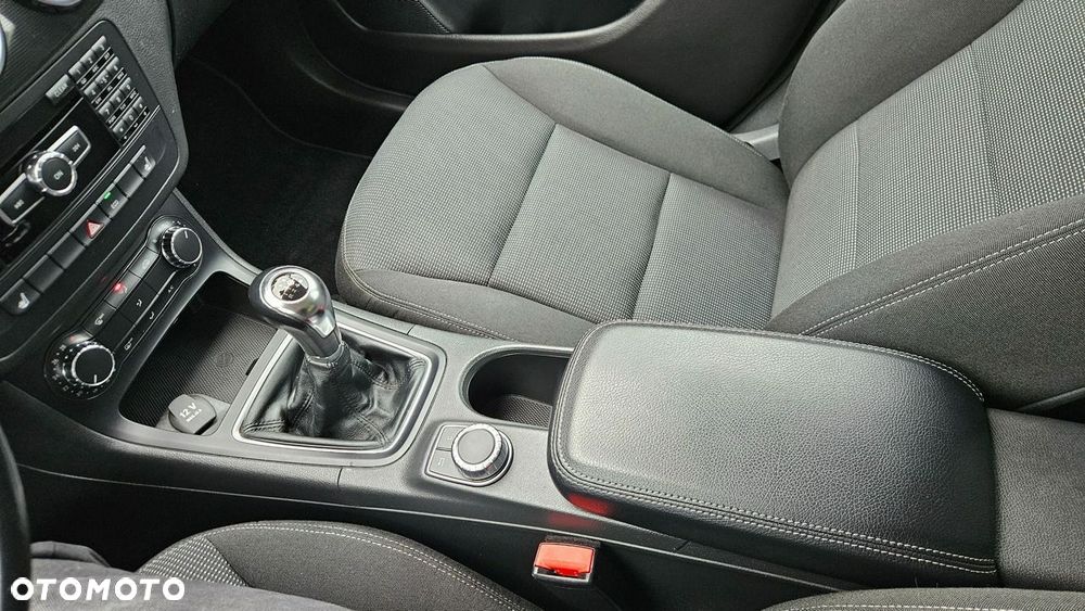 Mercedes-Benz Klasa B 180 BlueEFFICIENCY Edition Style - 31