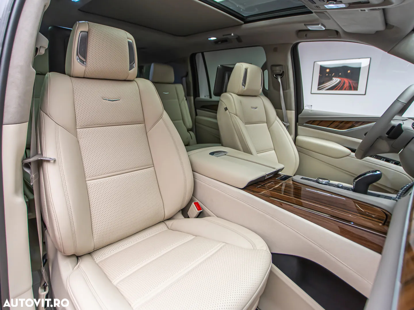 Cadillac Escalade - 11