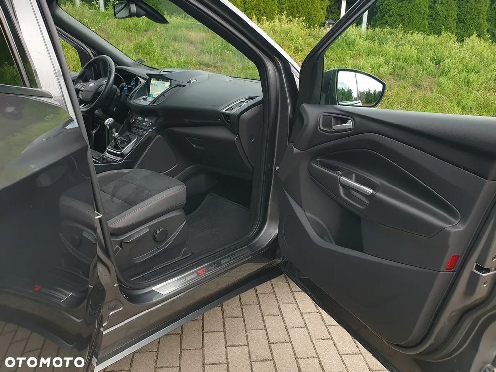 Ford Kuga 2.0 TDCi 4x4 ST-Line - 29
