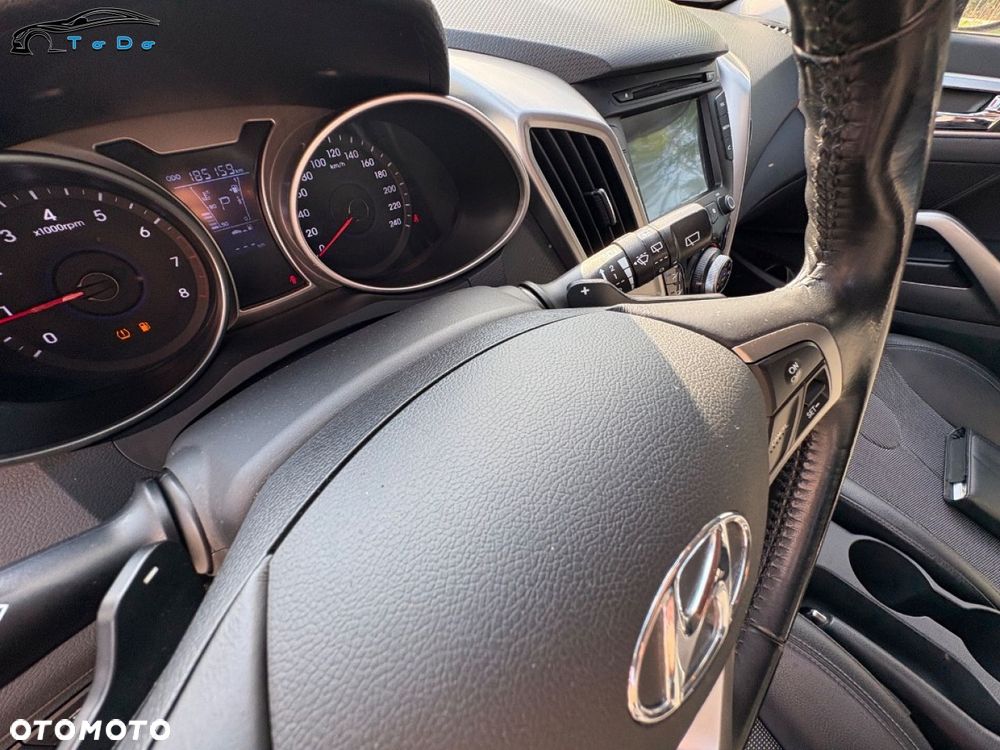 Hyundai Veloster 1.6 GDI Premium - 17