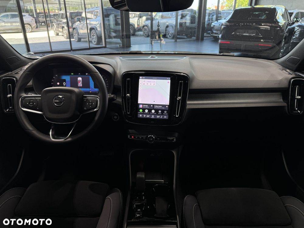 Volvo XC 40 B4 Plus Dark - 17