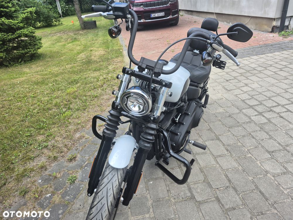 Harley-Davidson Softail Street Bob - 6