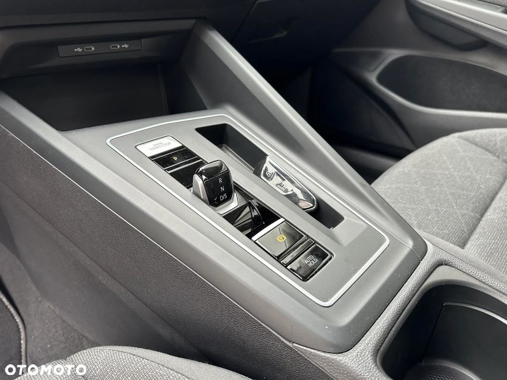 Volkswagen Golf - 10