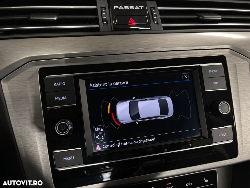 Volkswagen Passat 1.5 TSI ACT Advance - 14