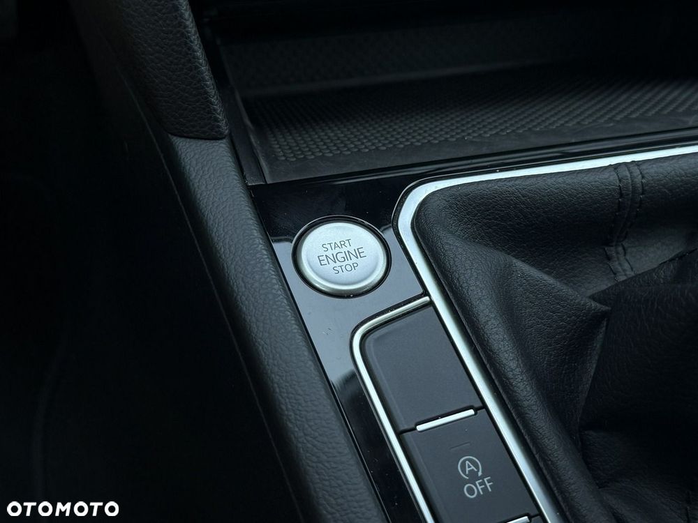 Volkswagen Passat 1.5 TSI EVO Business - 28