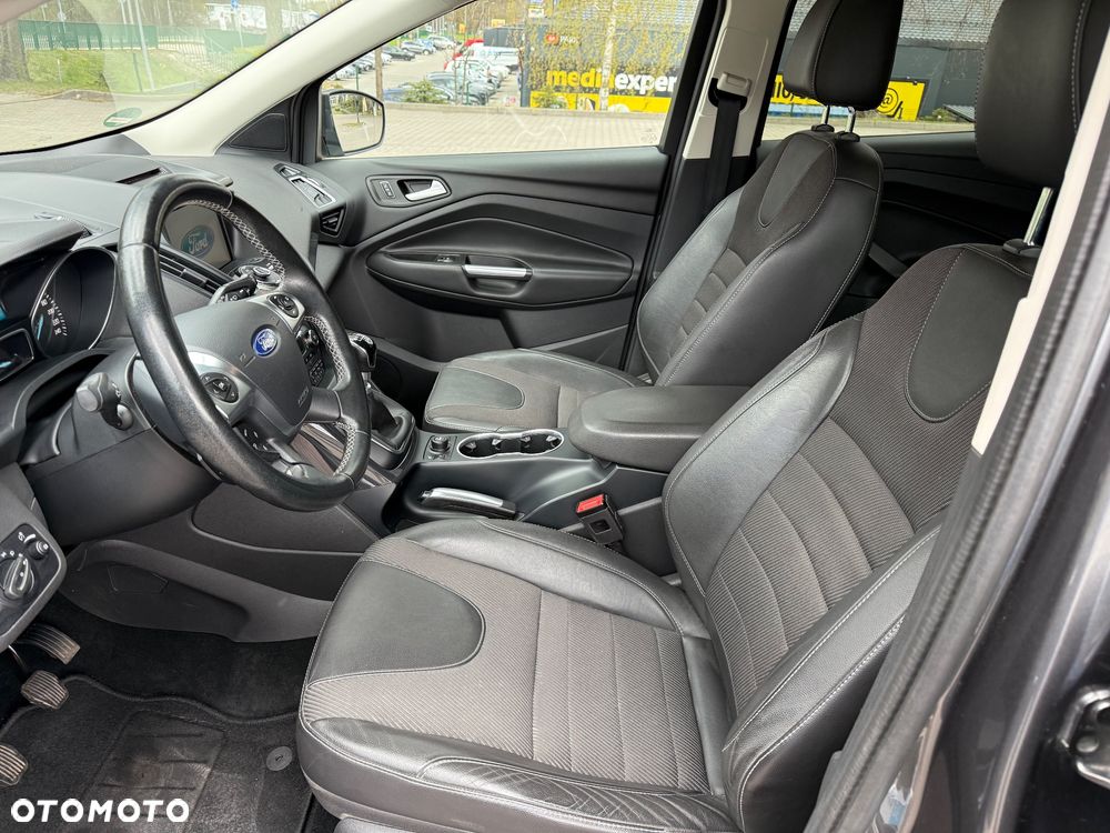 Ford Kuga 2.0 TDCi 2x4 Titanium - 17