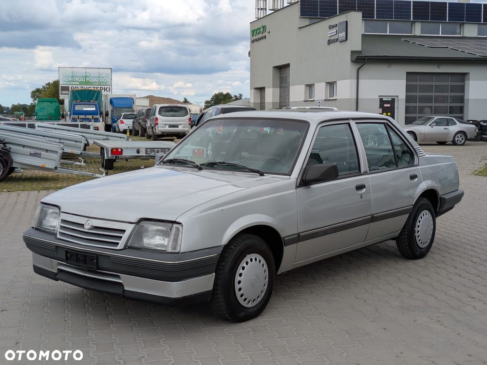 Opel Ascona - 1