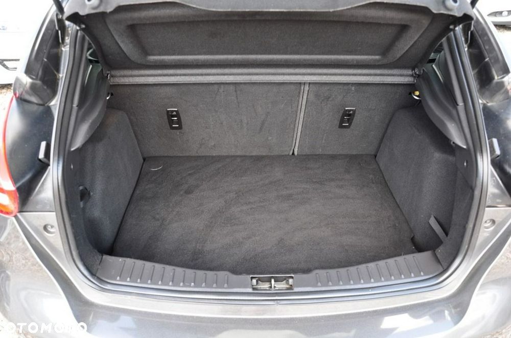 Ford Focus - 25
