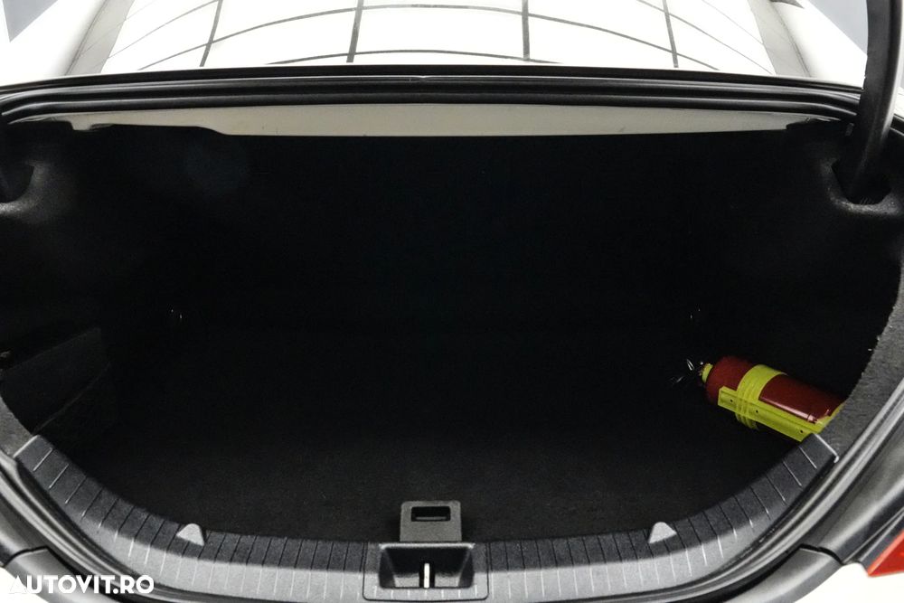 Mercedes-Benz CLA 200 d 7G-DCT - 23