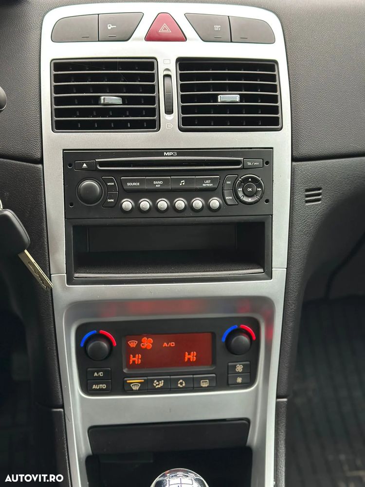 Peugeot 307 1.6 XR - 24