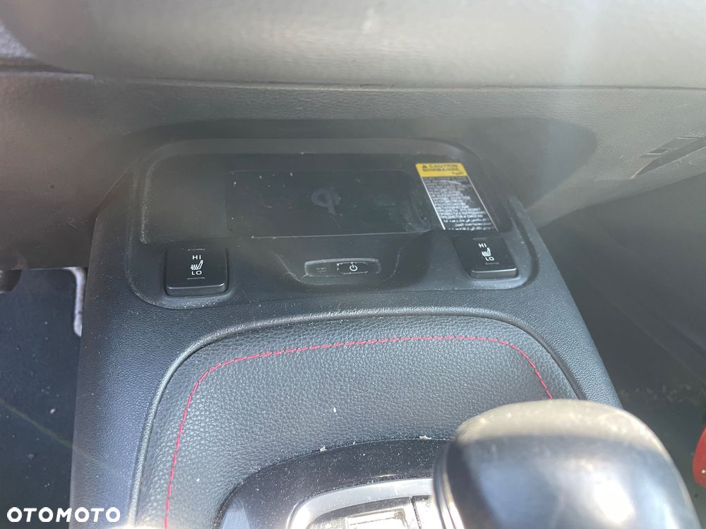 Toyota Corolla 2.0 Hybrid Executive - 11