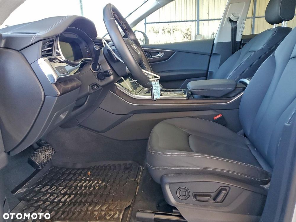 Audi Q8 55 TFSI quattro tiptronic - 8