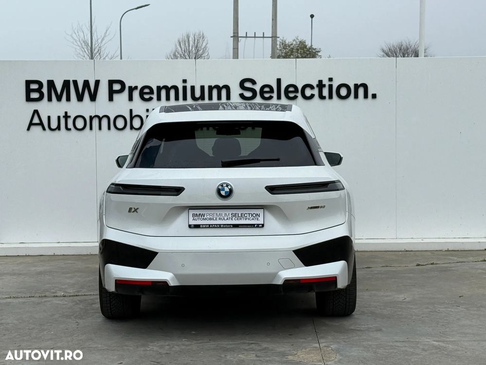 BMW iX - 4